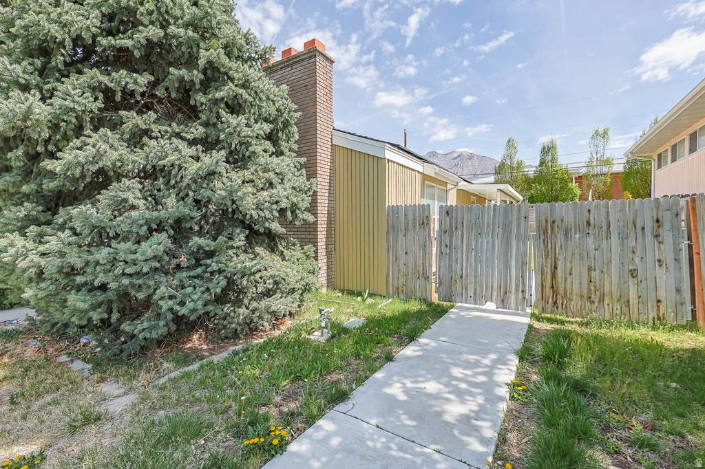 6883 S 2510 E Cottonwood Heights, UT 84121