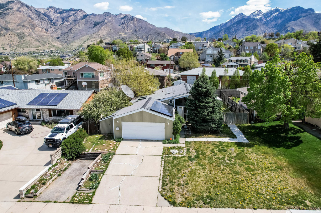 6883 S 2510 E Cottonwood Heights, UT 84121