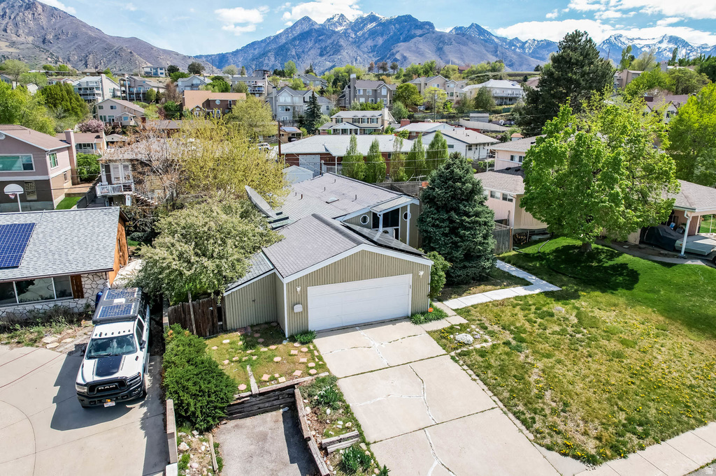 6883 S 2510 E Cottonwood Heights, UT 84121
