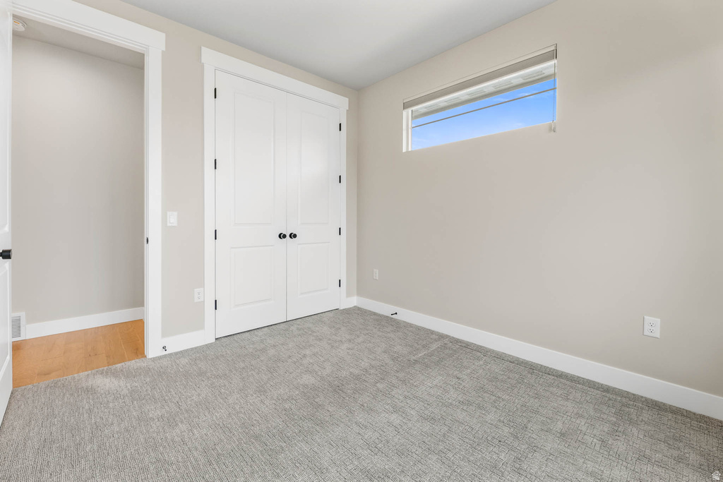 8043 S AMBROSIA LN West Jordan, UT 84081