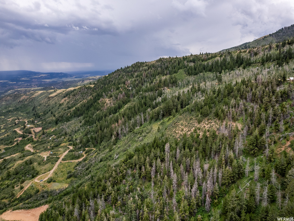  Tabiona, UT 84072