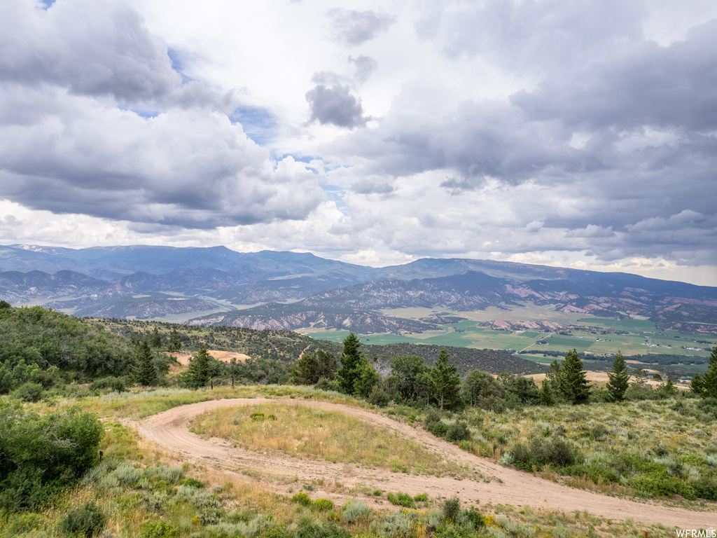  Tabiona, UT 84072