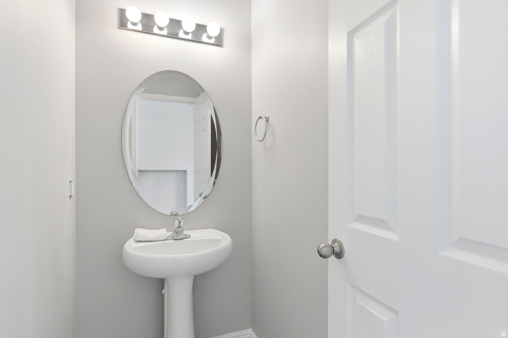 7715 N BRIDLEWAY RD Eagle Mountain, UT 84005