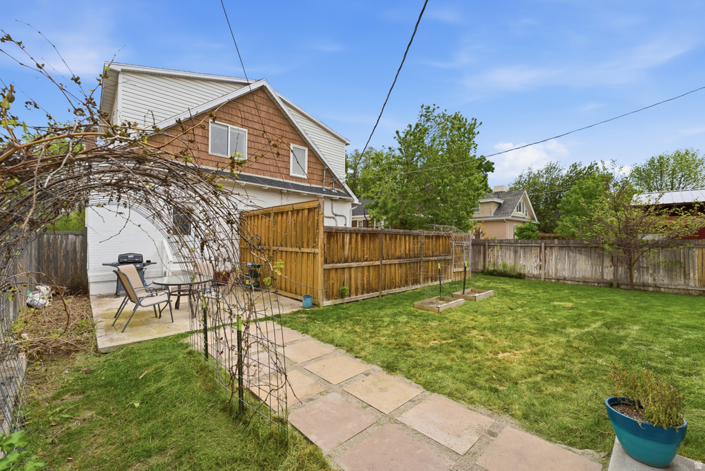 1326 S GREEN ST Salt Lake City, UT 84105