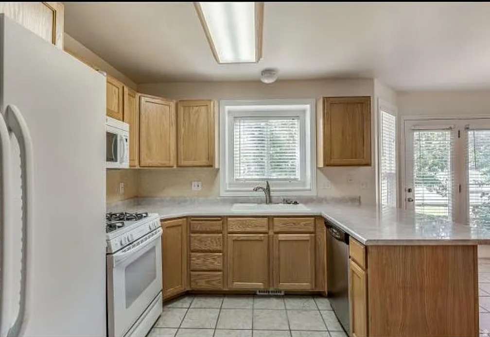 8872 S STONE VISTA LN West Jordan, UT 84081