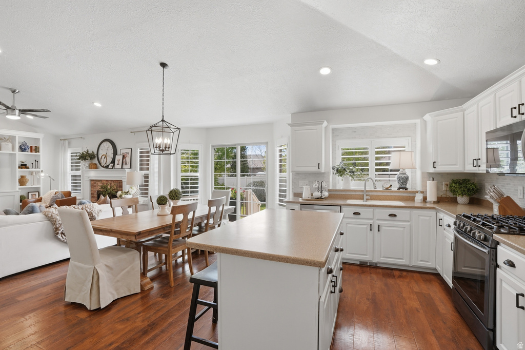 361 E LOVE LN Lehi, UT 84043