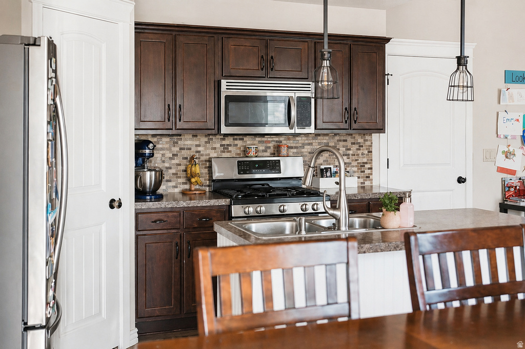 5655 S 4525 W Hooper, UT 84315
