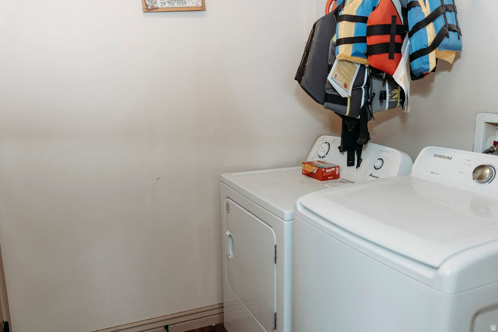 5655 S 4525 W Hooper, UT 84315