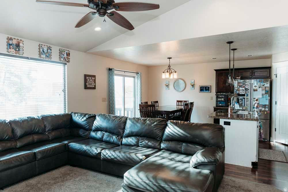 5655 S 4525 W Hooper, UT 84315