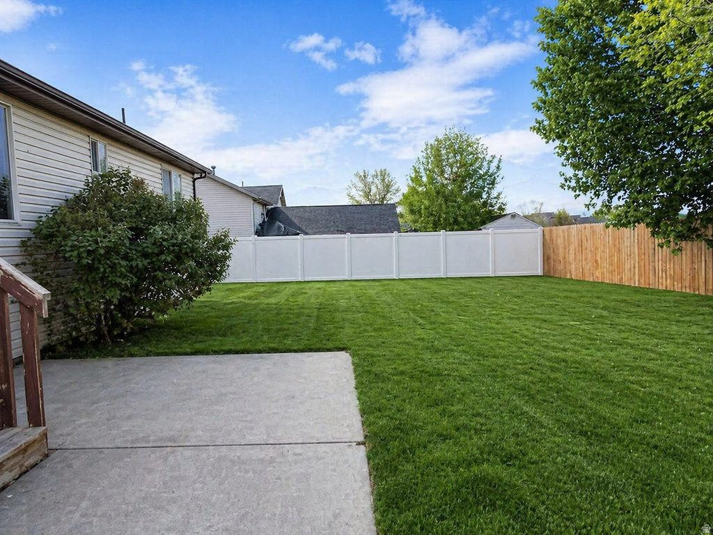 5655 S 4525 W Hooper, UT 84315