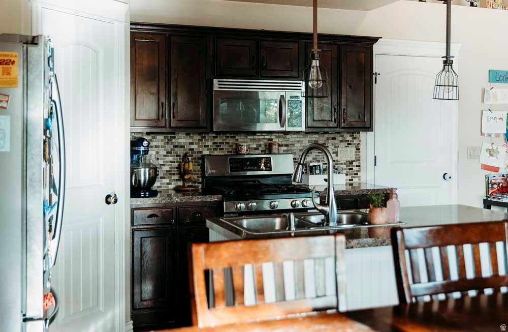 5655 S 4525 W Hooper, UT 84315