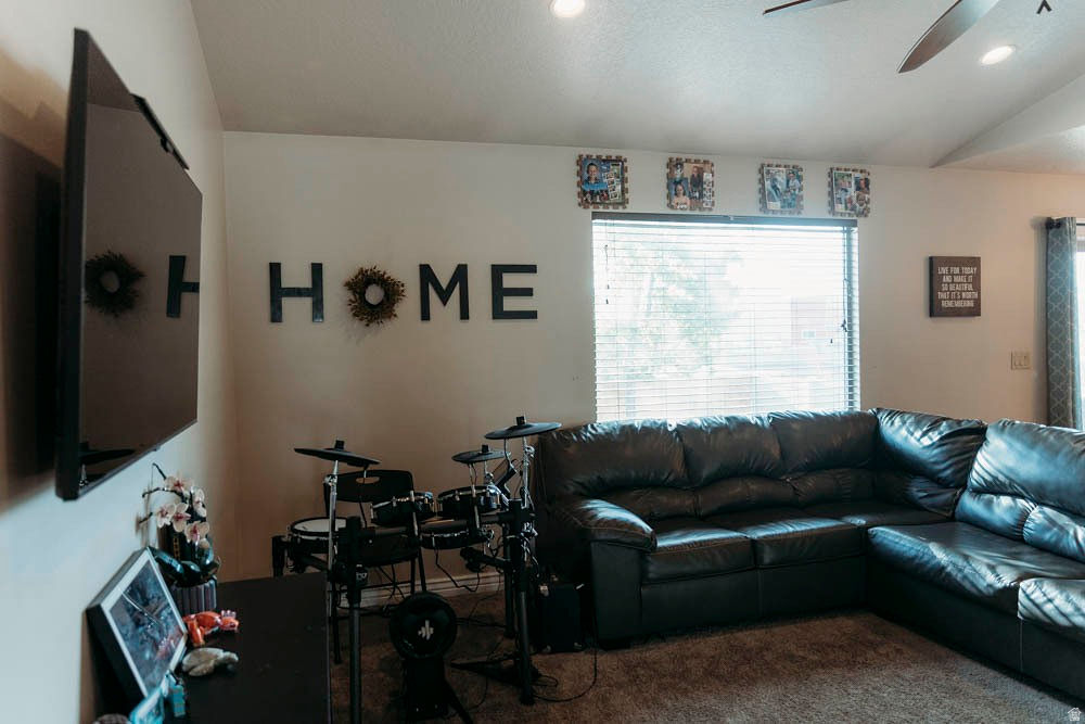 5655 S 4525 W Hooper, UT 84315