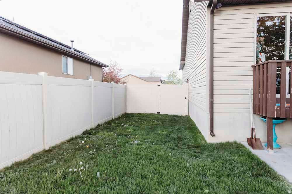 5655 S 4525 W Hooper, UT 84315