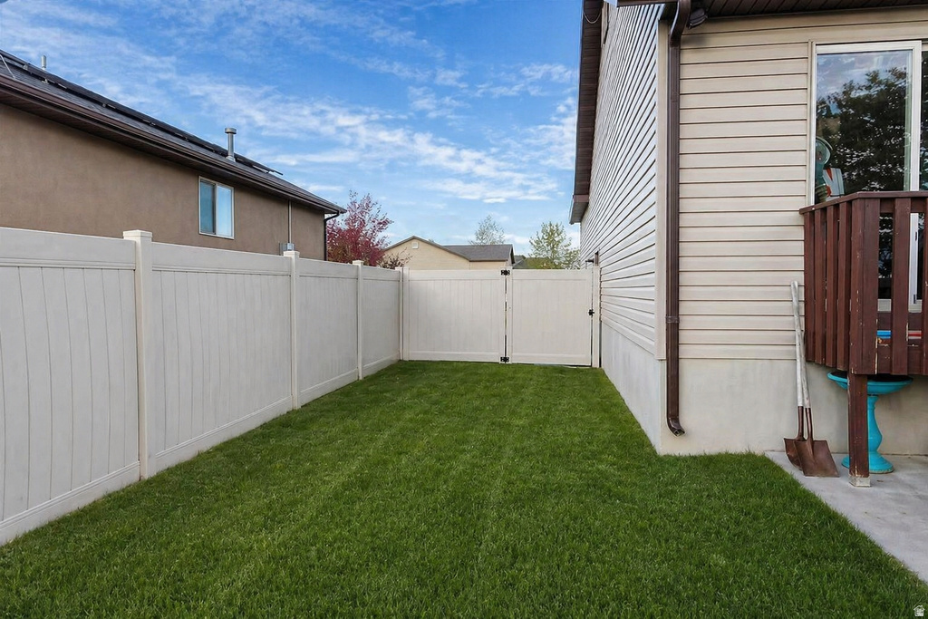 5655 S 4525 W Hooper, UT 84315