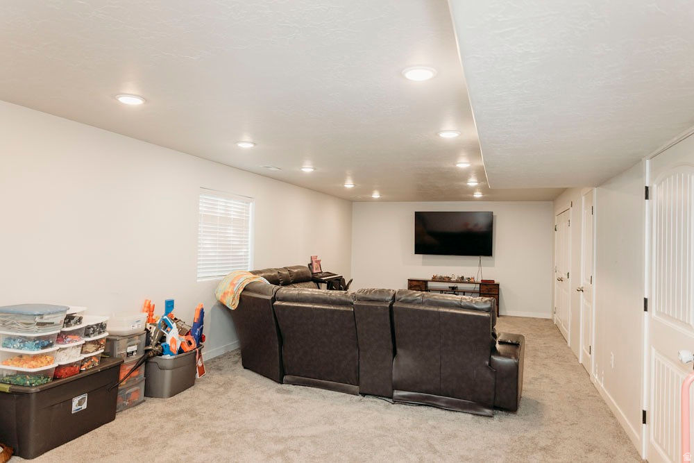 5655 S 4525 W Hooper, UT 84315