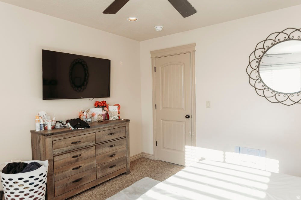 5655 S 4525 W Hooper, UT 84315