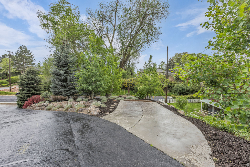 1846 E ORCHARD HOLLOW LN Holladay, UT 84124