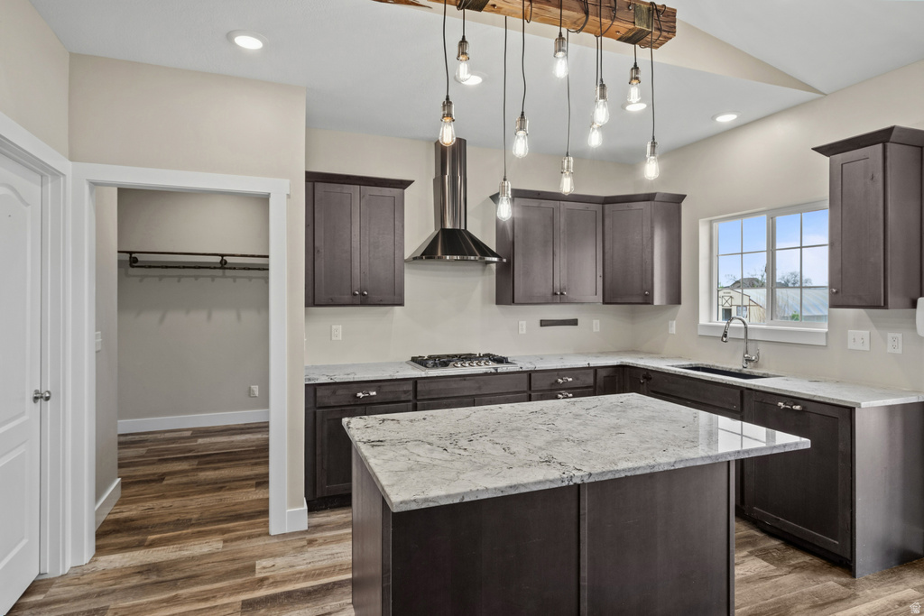 2574 W 1900 N Farr West, UT 84404