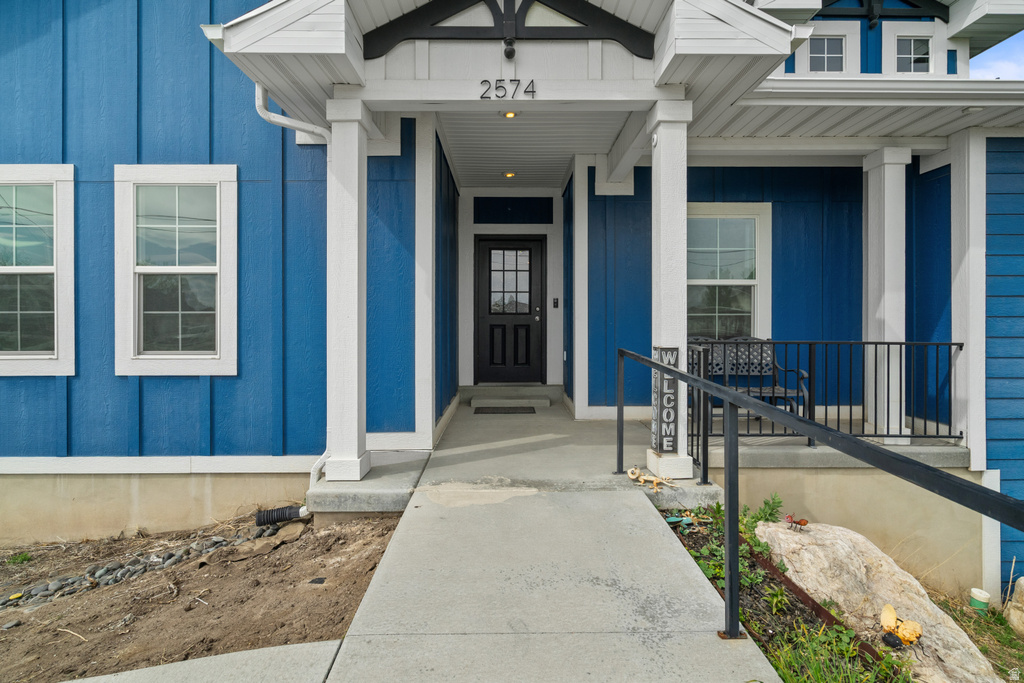 2574 W 1900 N Farr West, UT 84404