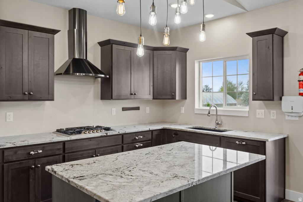 2574 W 1900 N Farr West, UT 84404