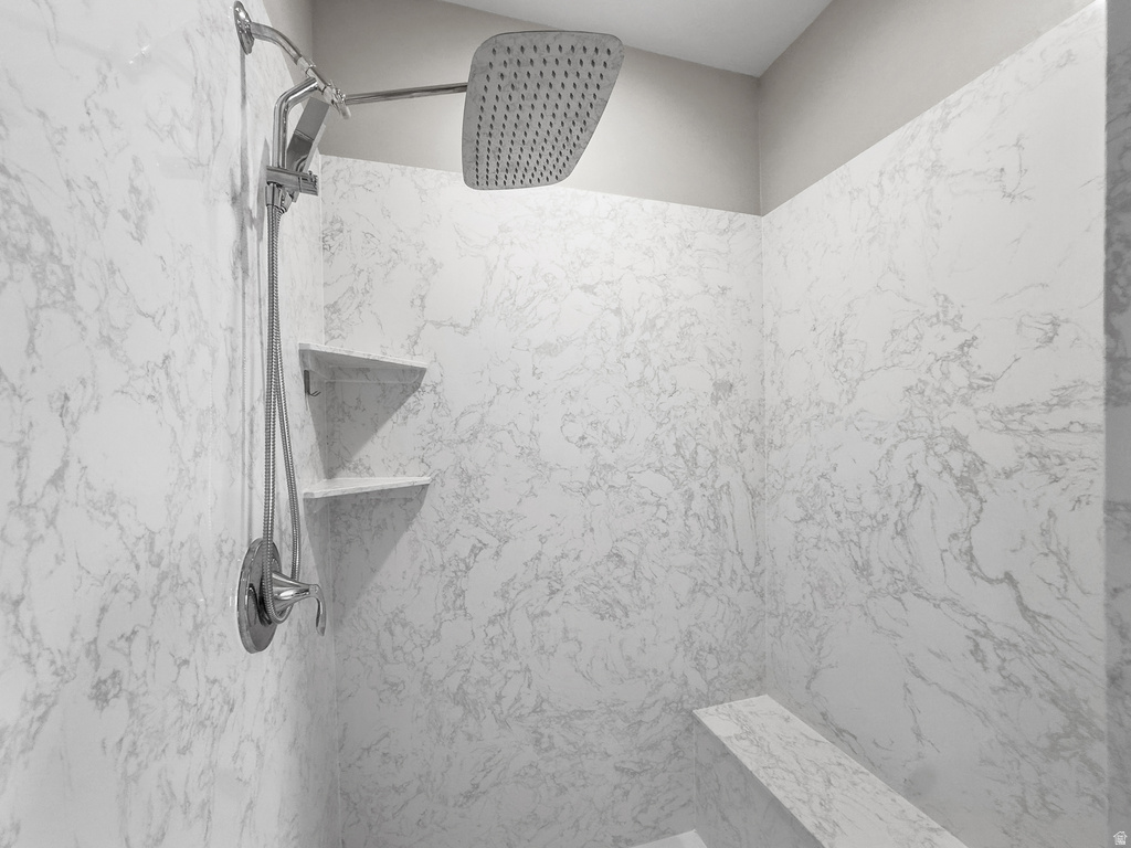 2574 W 1900 N Farr West, UT 84404