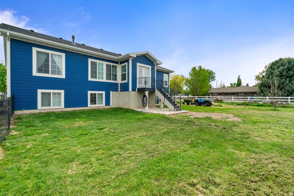2574 W 1900 N Farr West, UT 84404