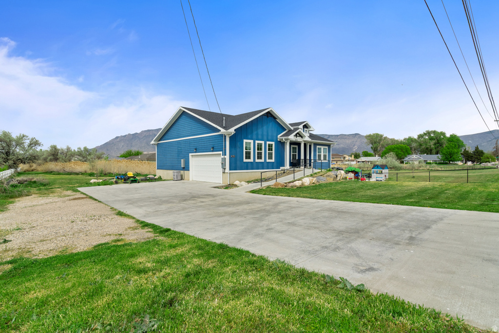 2574 W 1900 N Farr West, UT 84404