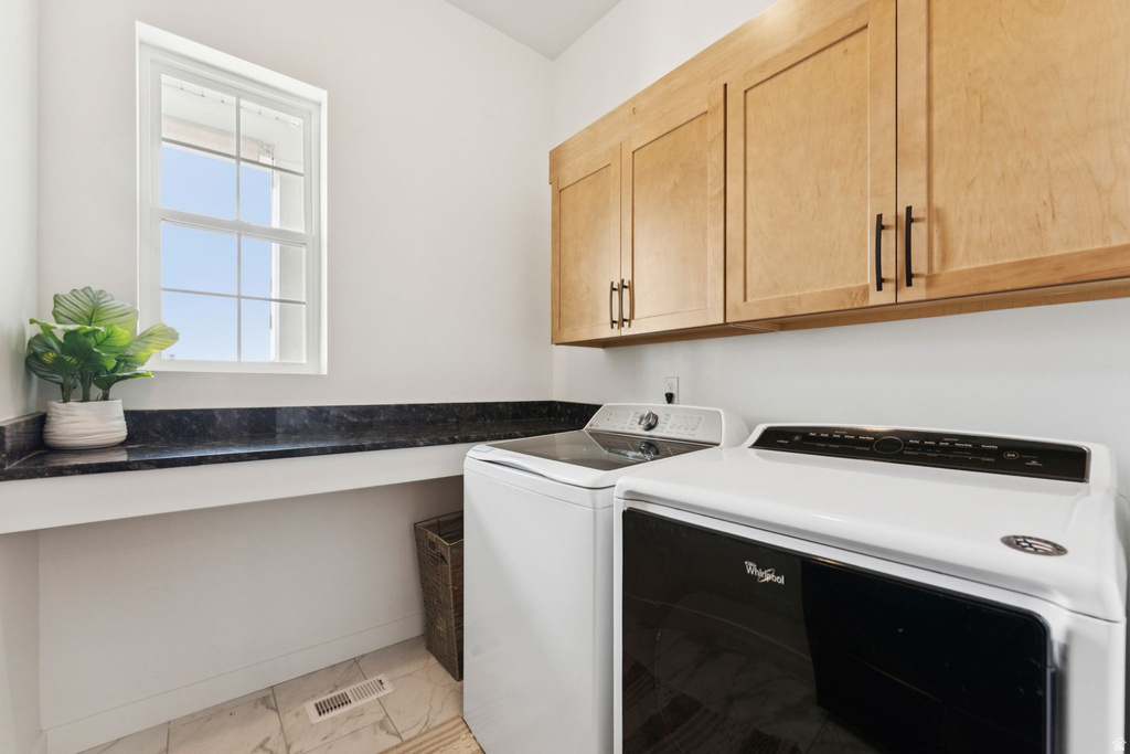 6241 W ARRANMORE DR South Jordan, UT 84009