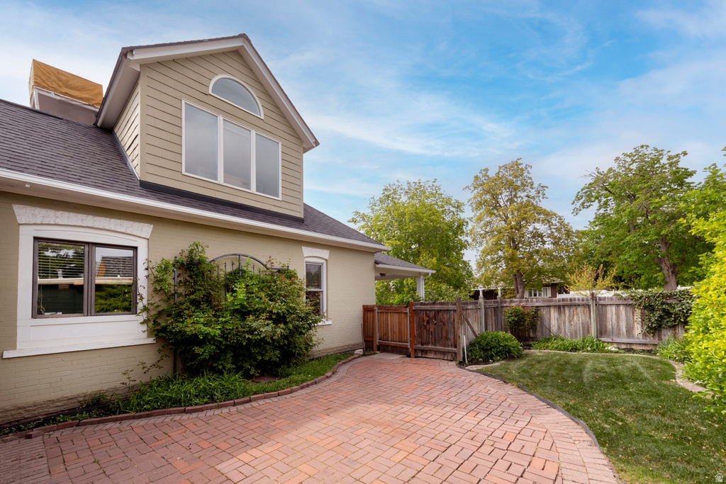 1122 E WESTMINSTER AVE Salt Lake City, UT 84105