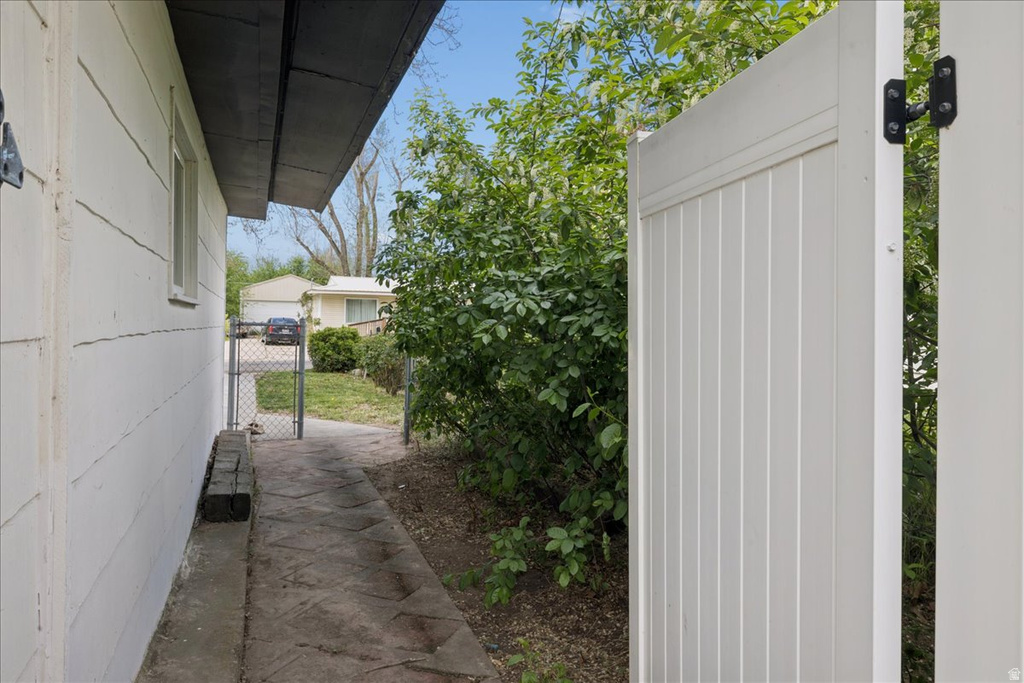 962 N LA VERDE Layton, UT 84041