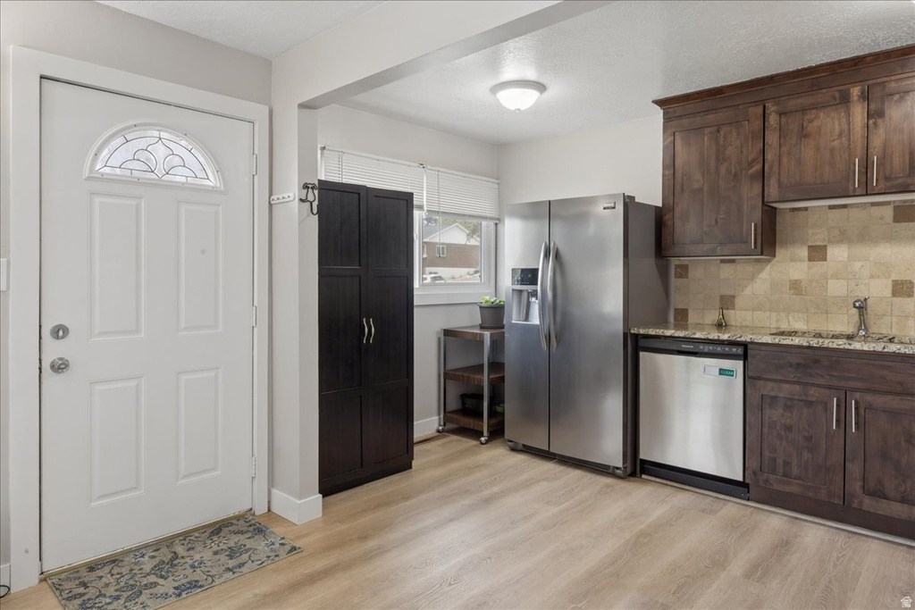 962 N LA VERDE Layton, UT 84041