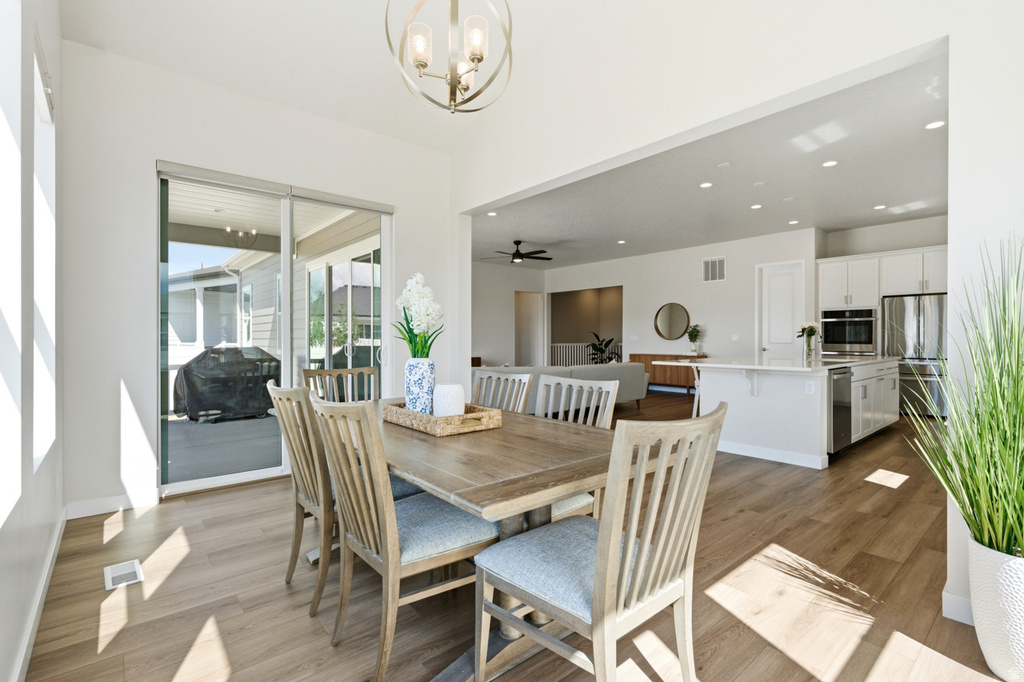 329 E EMPIRE SPRINGS DR Saratoga Springs, UT 84045