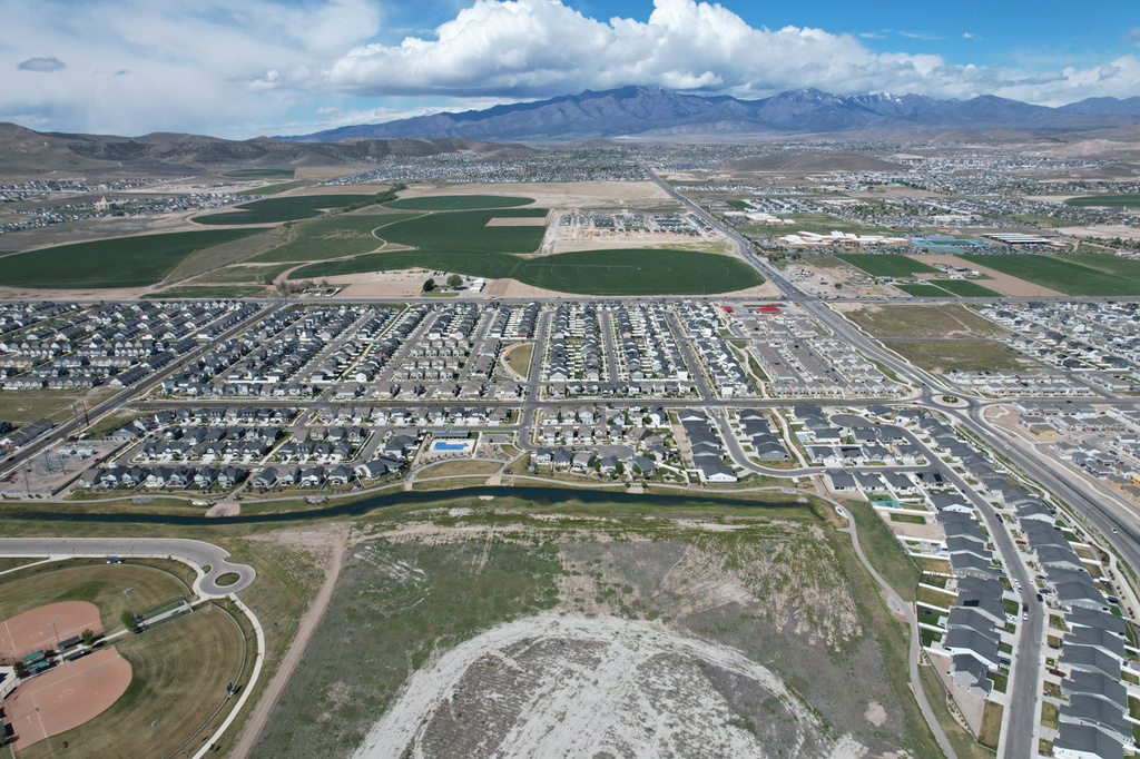 329 E EMPIRE SPRINGS DR Saratoga Springs, UT 84045