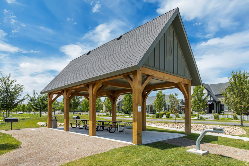 4974 W RADICCHIO DR South Jordan, UT 84095