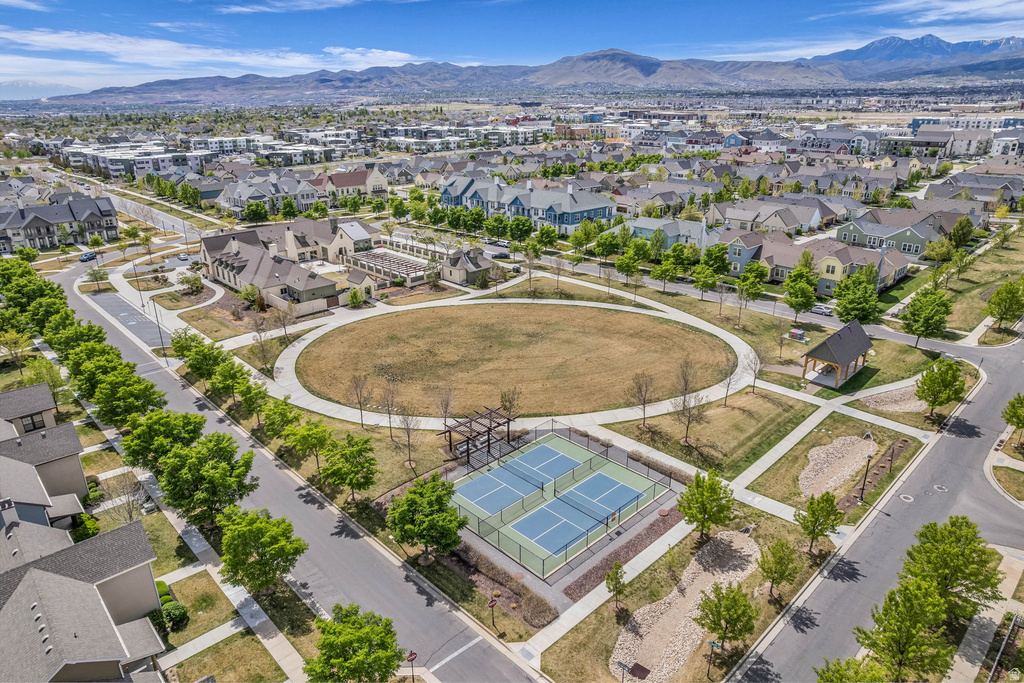 4974 W RADICCHIO DR South Jordan, UT 84095