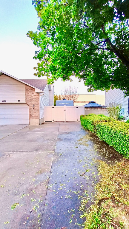 9873 ORCHARD VIEW DR South Jordan, UT 84095