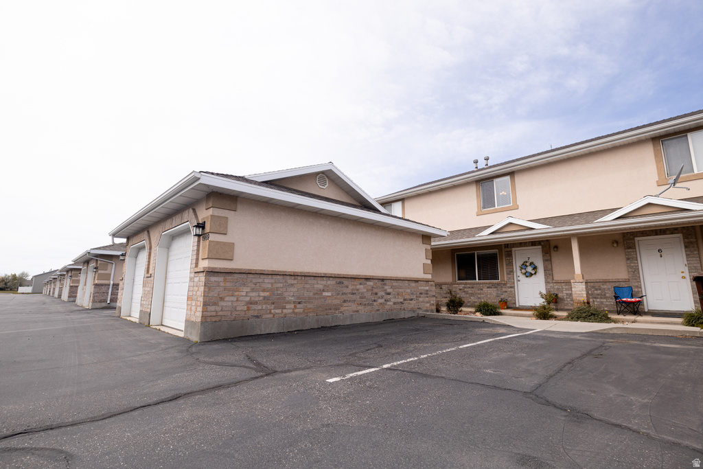 1969 N 275 W Harrisville, UT 84414