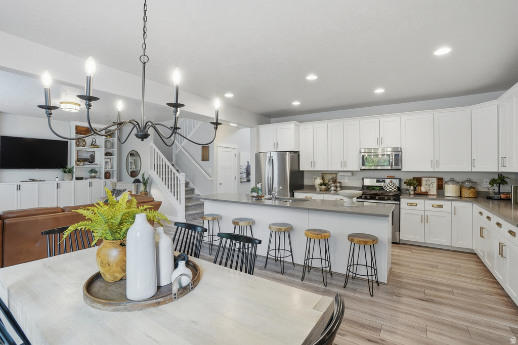 3763 W GRASSY MEADOW DR South Jordan, UT 84009