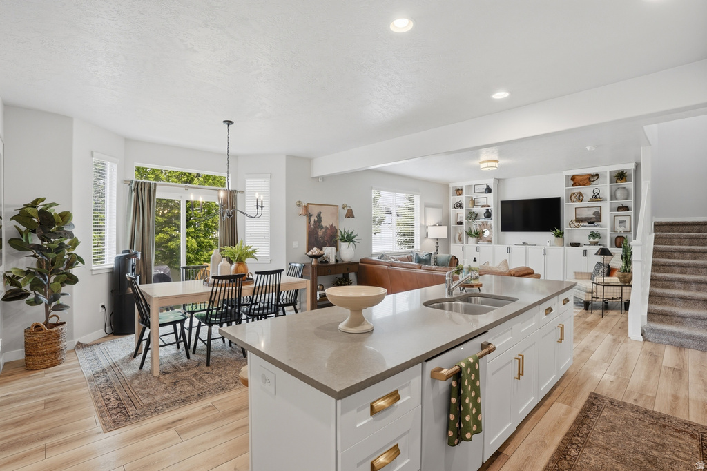 3763 W GRASSY MEADOW DR South Jordan, UT 84009