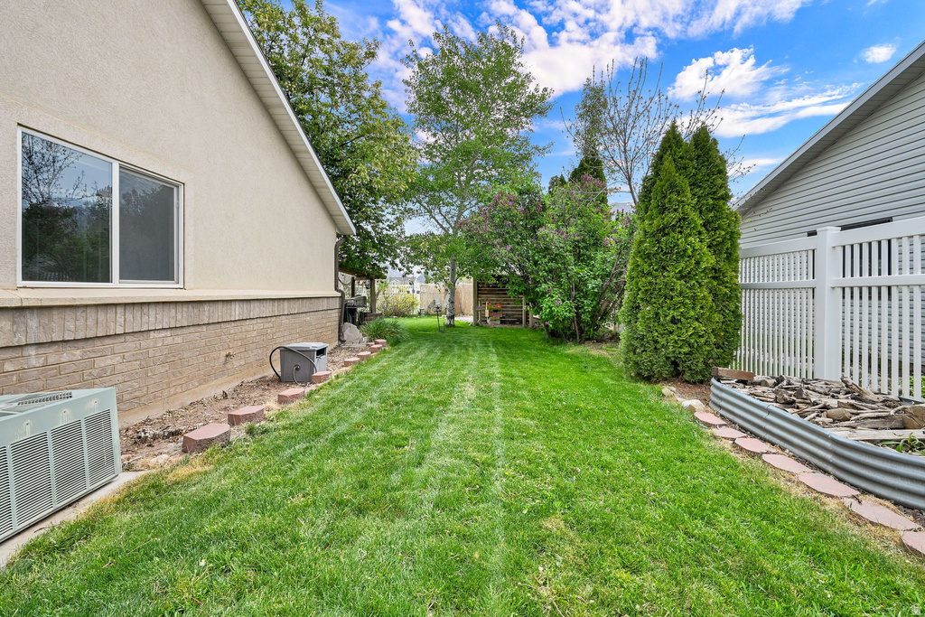 7422 S SHAY LN South Weber, UT 84405