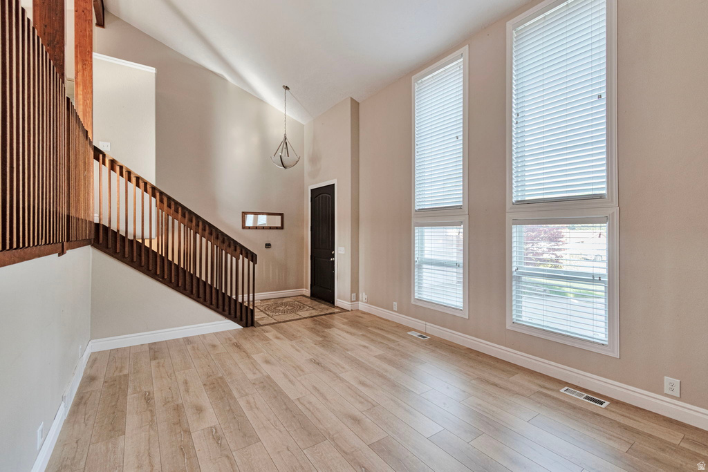 1764 E RONDELLE CIR Sandy, UT 84093