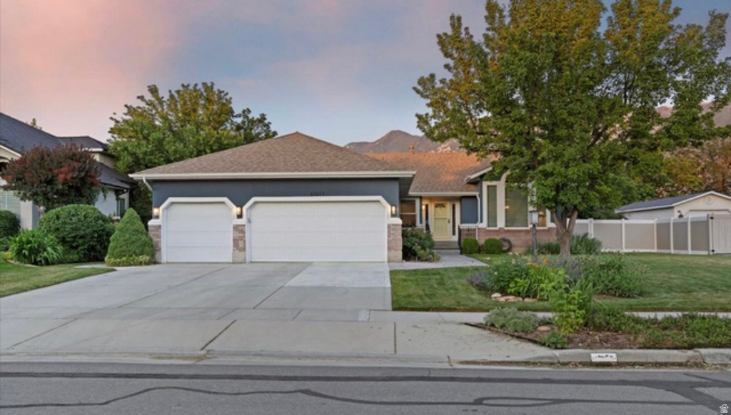 11051 S LONGDALE CIR Sandy, UT 84092
