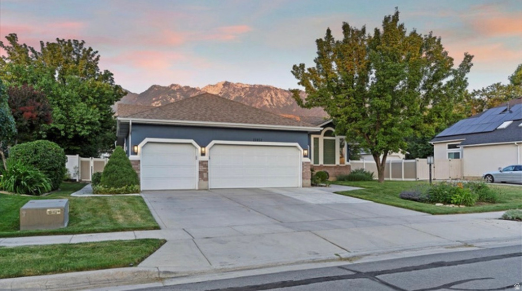 11051 S LONGDALE CIR Sandy, UT 84092