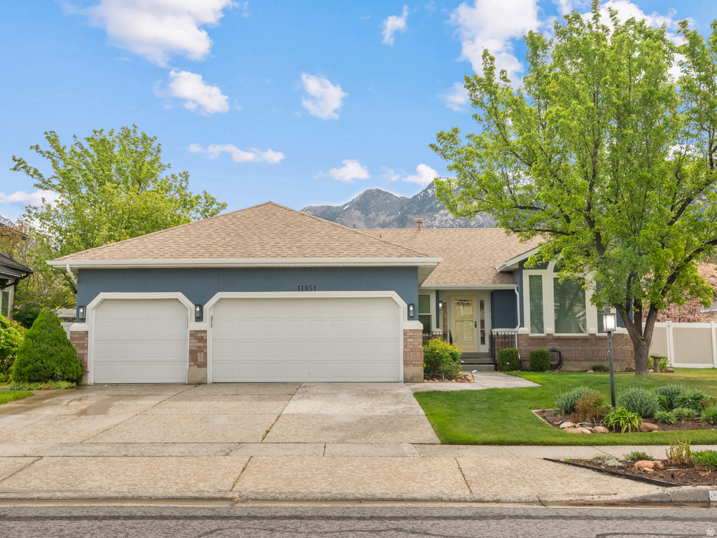 11051 S LONGDALE CIR Sandy, UT 84092
