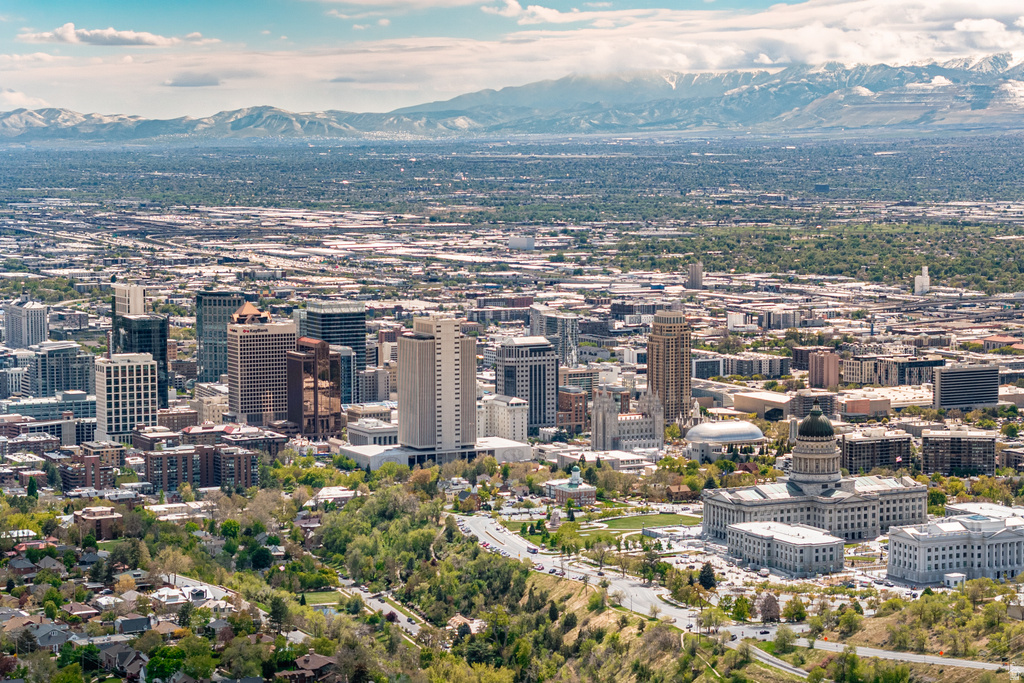 830 N GRANDRIDGE CT Salt Lake City, UT 84103