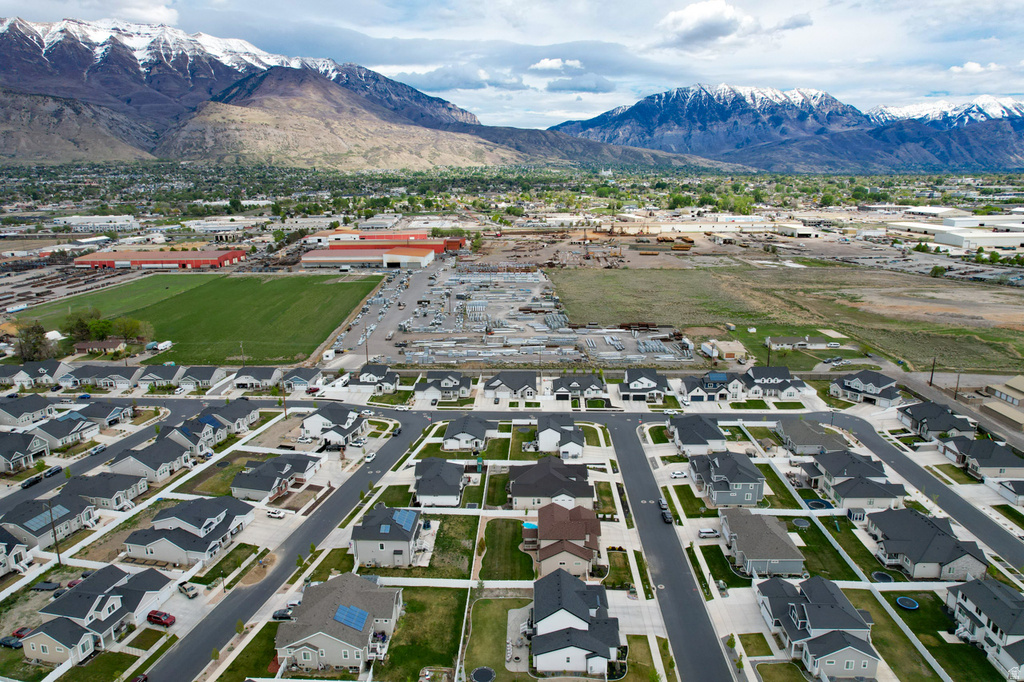 1434 W STABLE ST Lindon, UT 84042