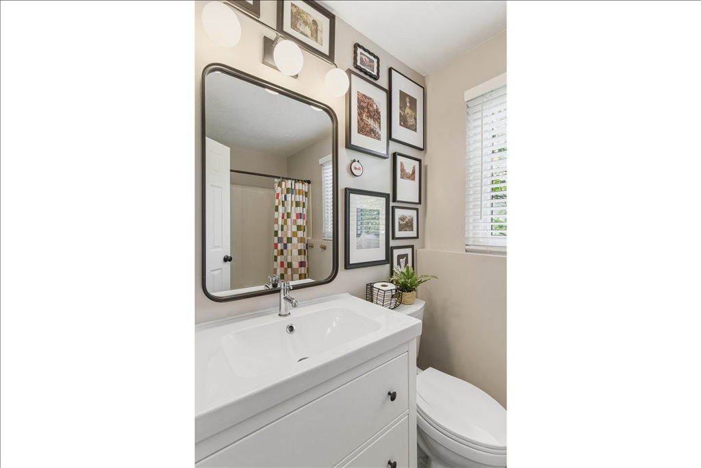 12 E 1340 S Farmington, UT 84025