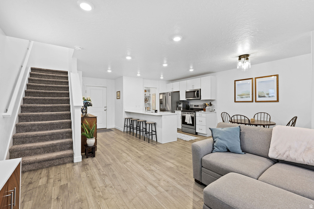 532 N WINDING RIVER AVE Lehi, UT 84043