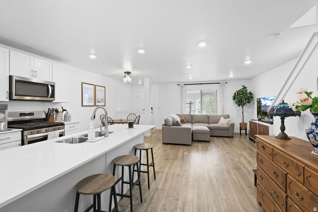 532 N WINDING RIVER AVE Lehi, UT 84043