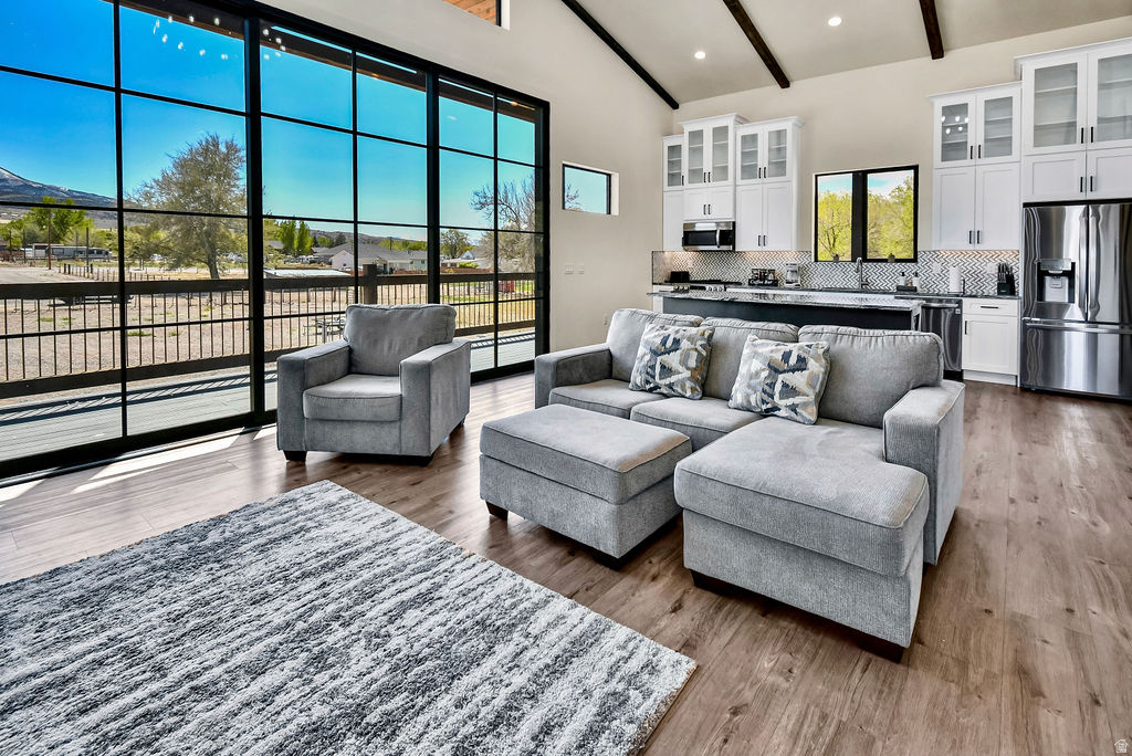 275 N 400 E Annabella, UT 84711